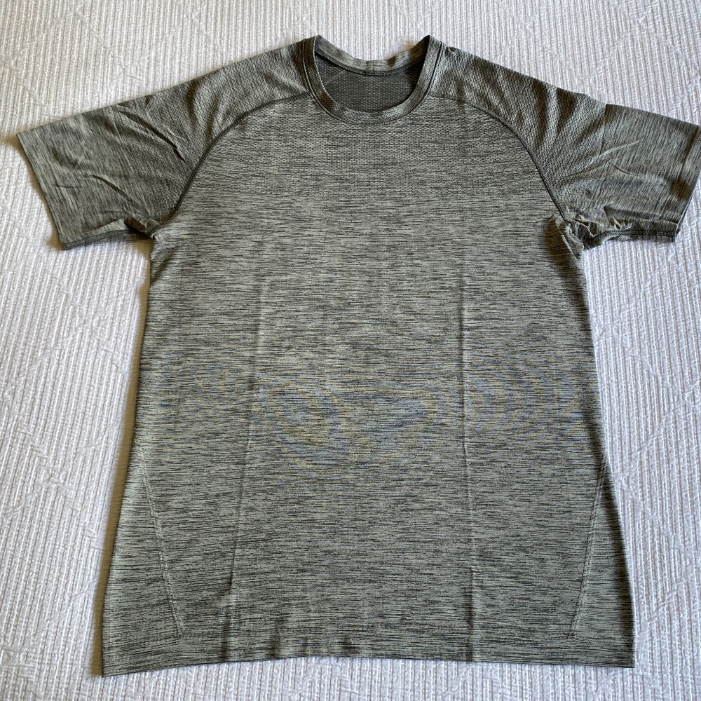 Lululemon Metal Vent Tech Short Sleeve Shirt - S